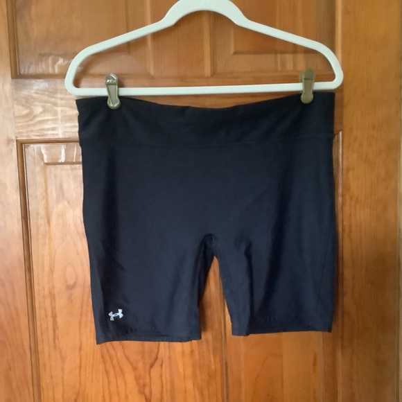 Under Armor bike shorts - Picture 1 of 3